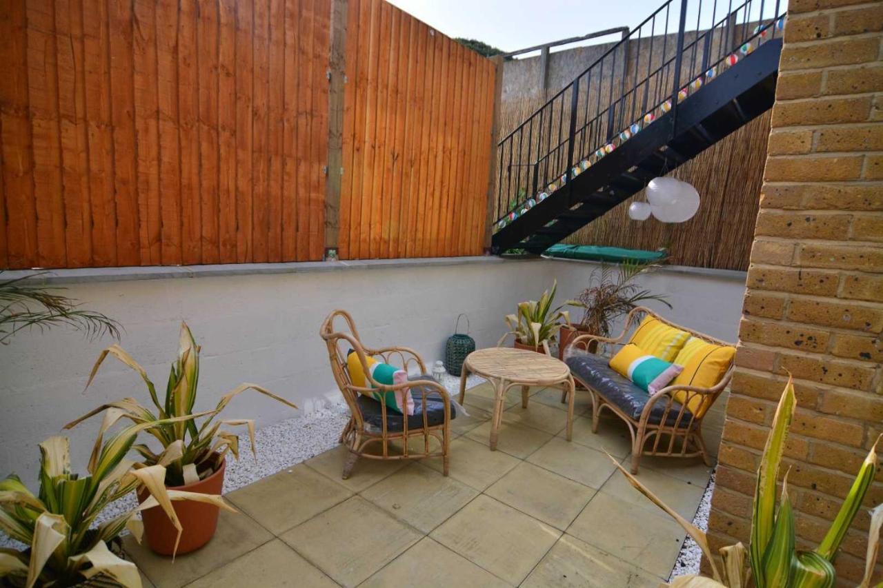Apartment Wharf - Macarena Apartments Лондон Екстер'єр фото